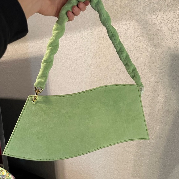Jacquemus Light Green Suede La Vague Shoulder Bag - Picture 7 of 14
